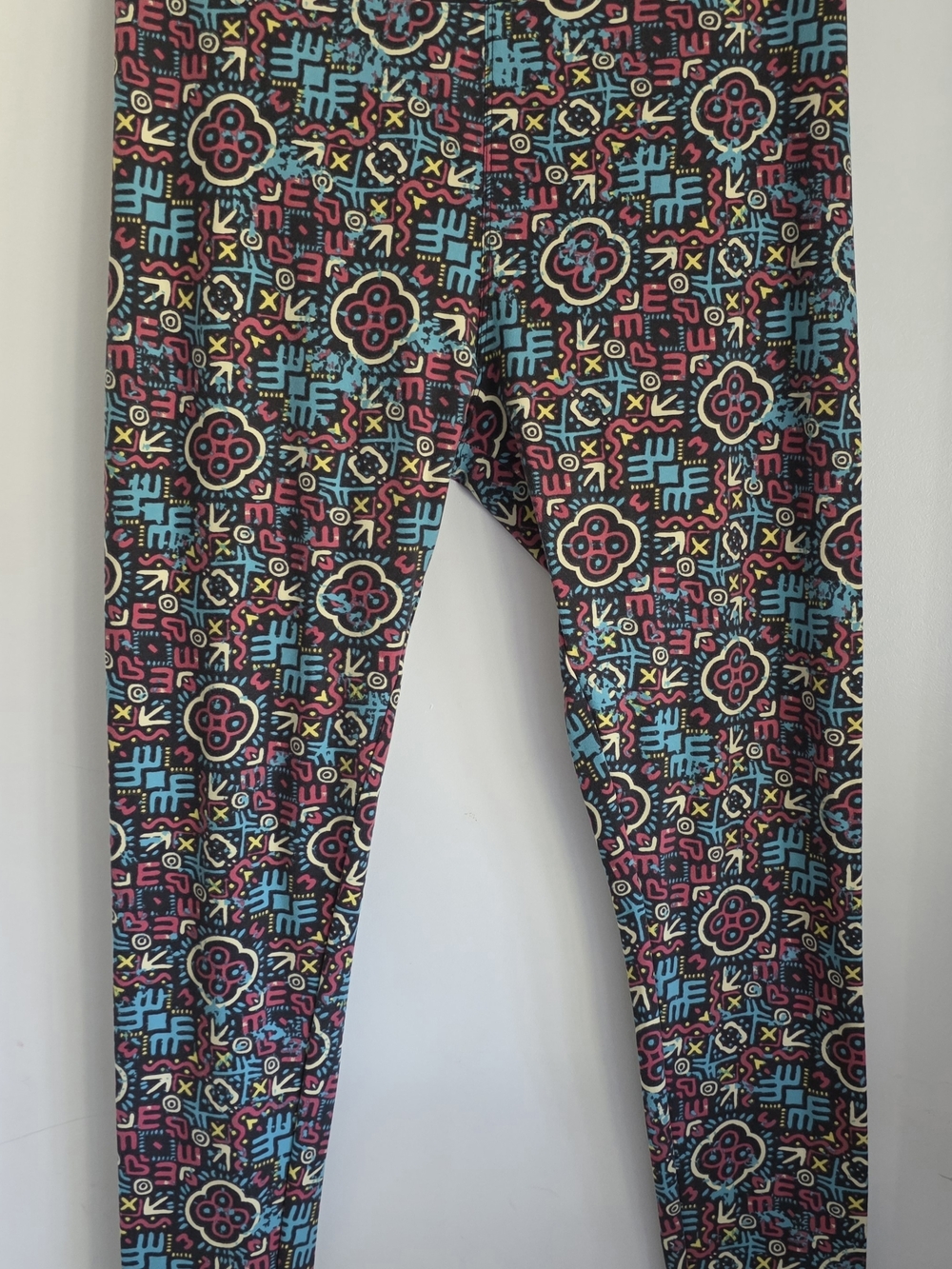 LuLaRoe Dark Grey Geo-Print Leggings with Multicolor Accents TC